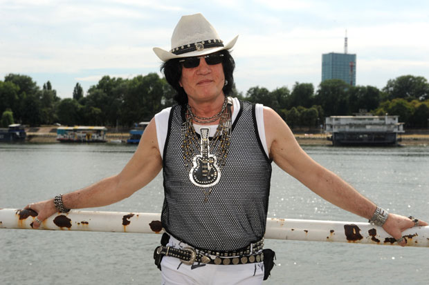 Пензију сам одавно оставио у кафани, сад морам да се борим за егзистенцију: Милић Вукашиновић за Новости о осмој деценији живота и  музици